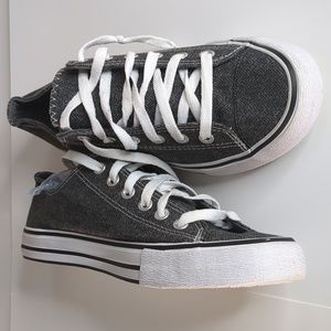 "George" Sneakers Black Low Top Size 9